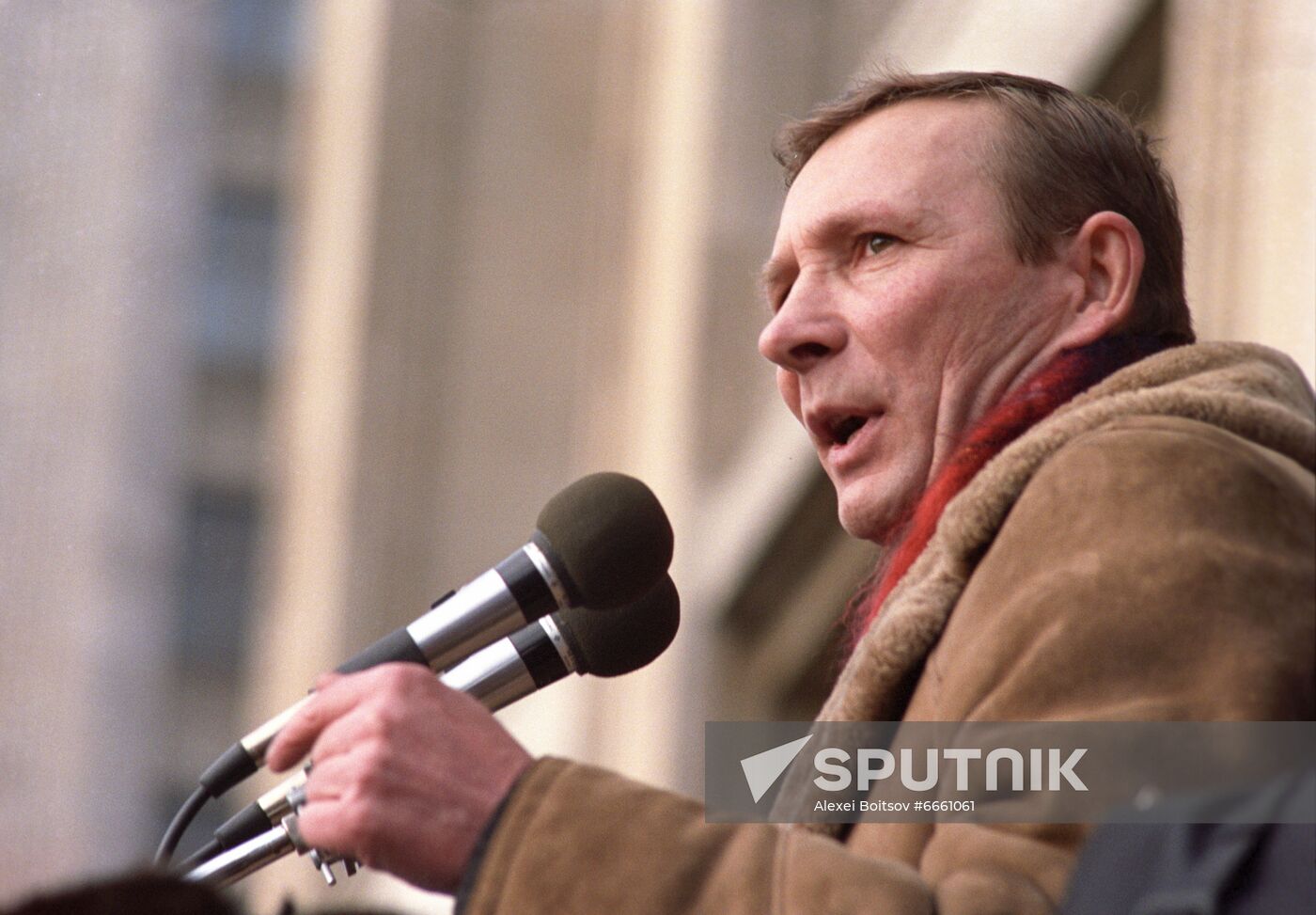 1990 rally "to cancel CPSU's leading role"