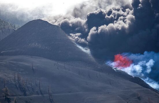 Spain Volcano Eruption