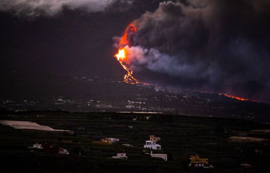 Spain Volcano Eruption