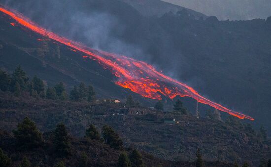 Spain Volcano Eruption