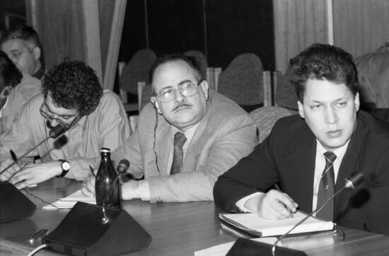 Roundtable discussion at Novosti Press Agency