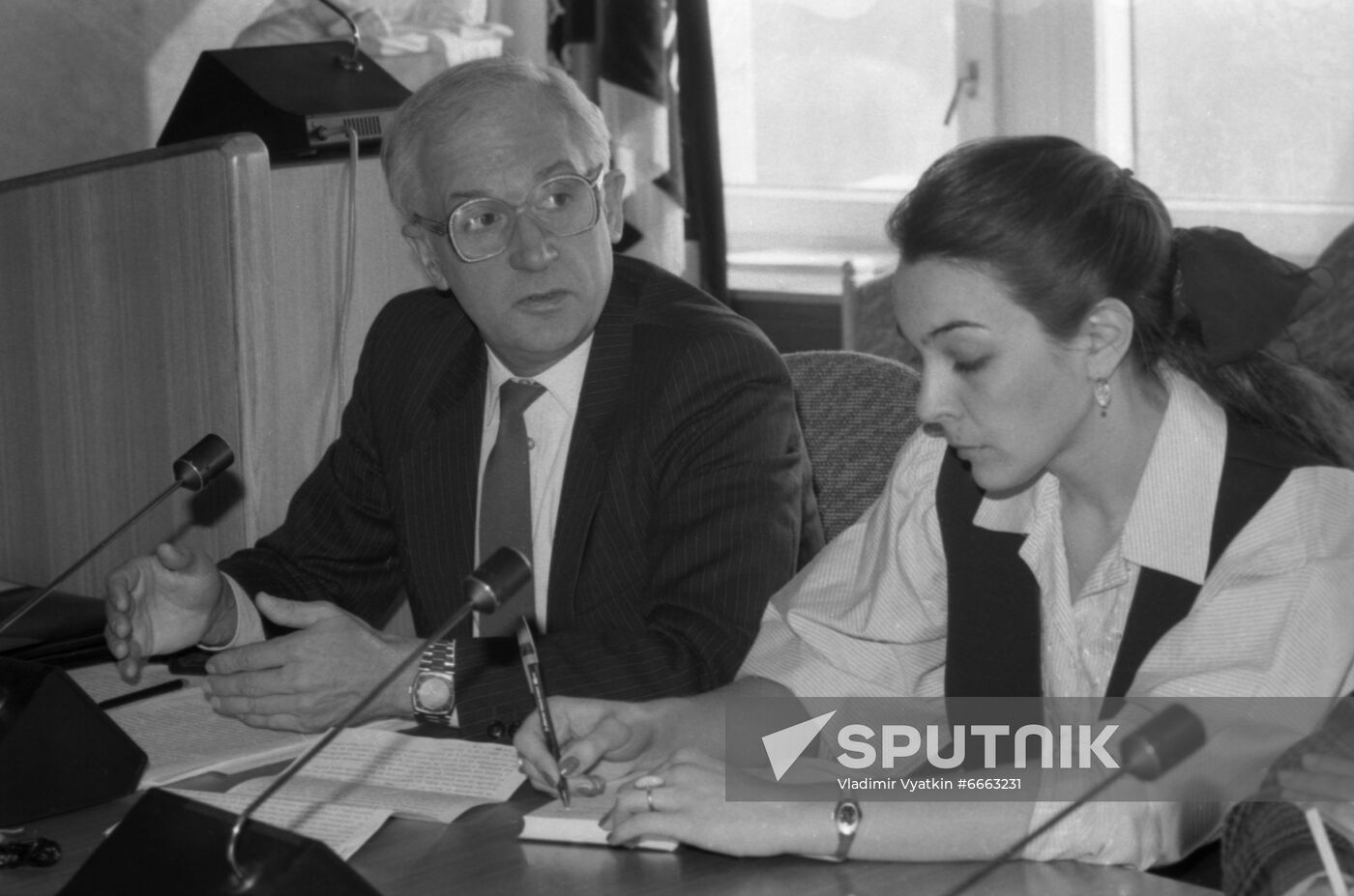 Roundtable discussion at Novosti Press Agency