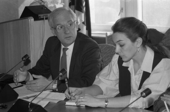 Roundtable discussion at Novosti Press Agency