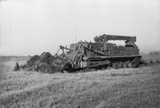 Crawler prime-mover