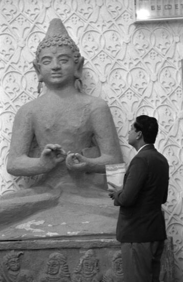 Sri Lanka playwright R. Darmakirti in Dushanbe