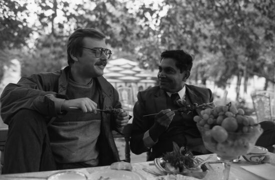 Sri Lanka playwright R. Darmakirti in Dushanbe