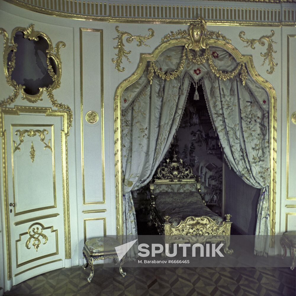 Crown Room in Grand Palace. Petrodvorets
