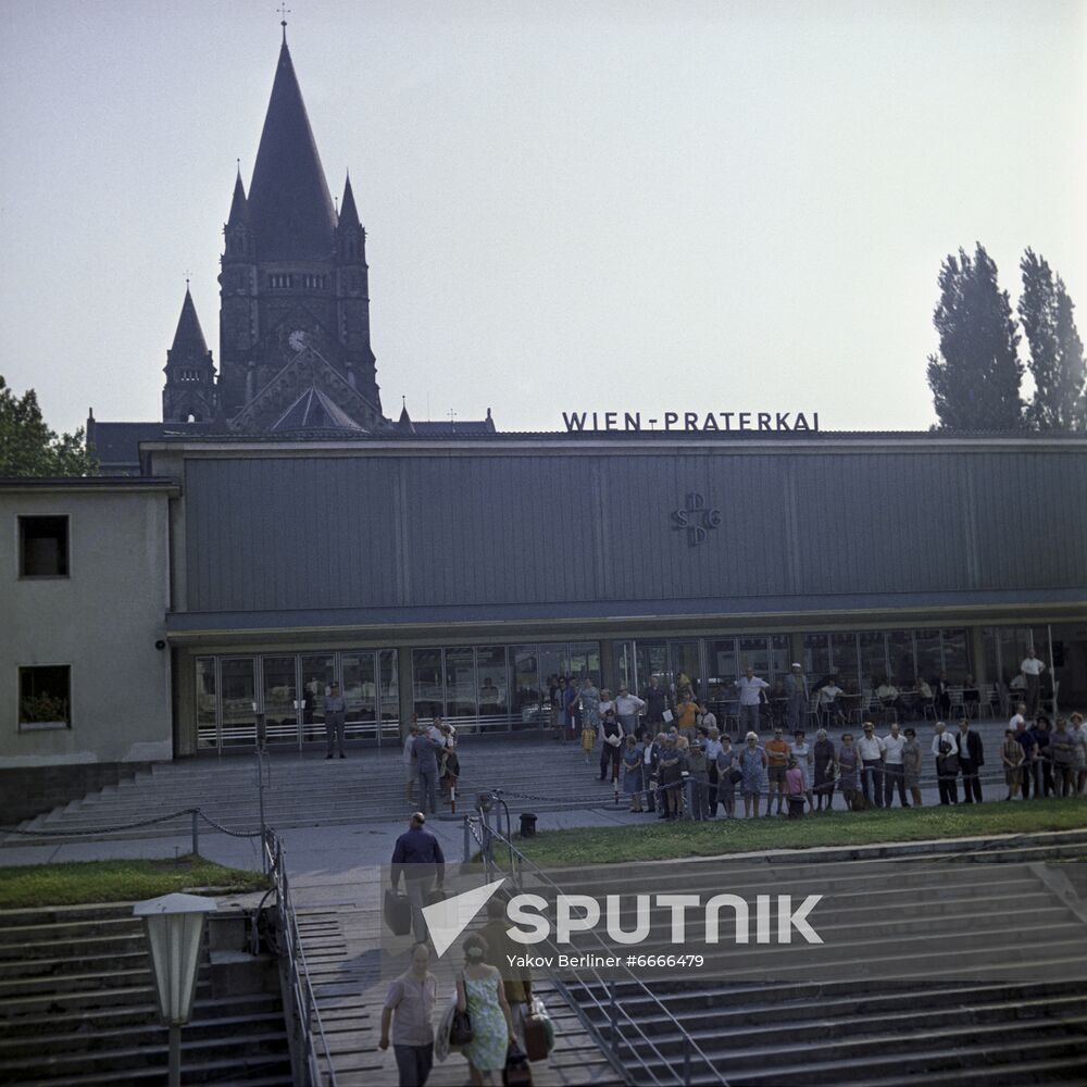 Boat station in Vienna