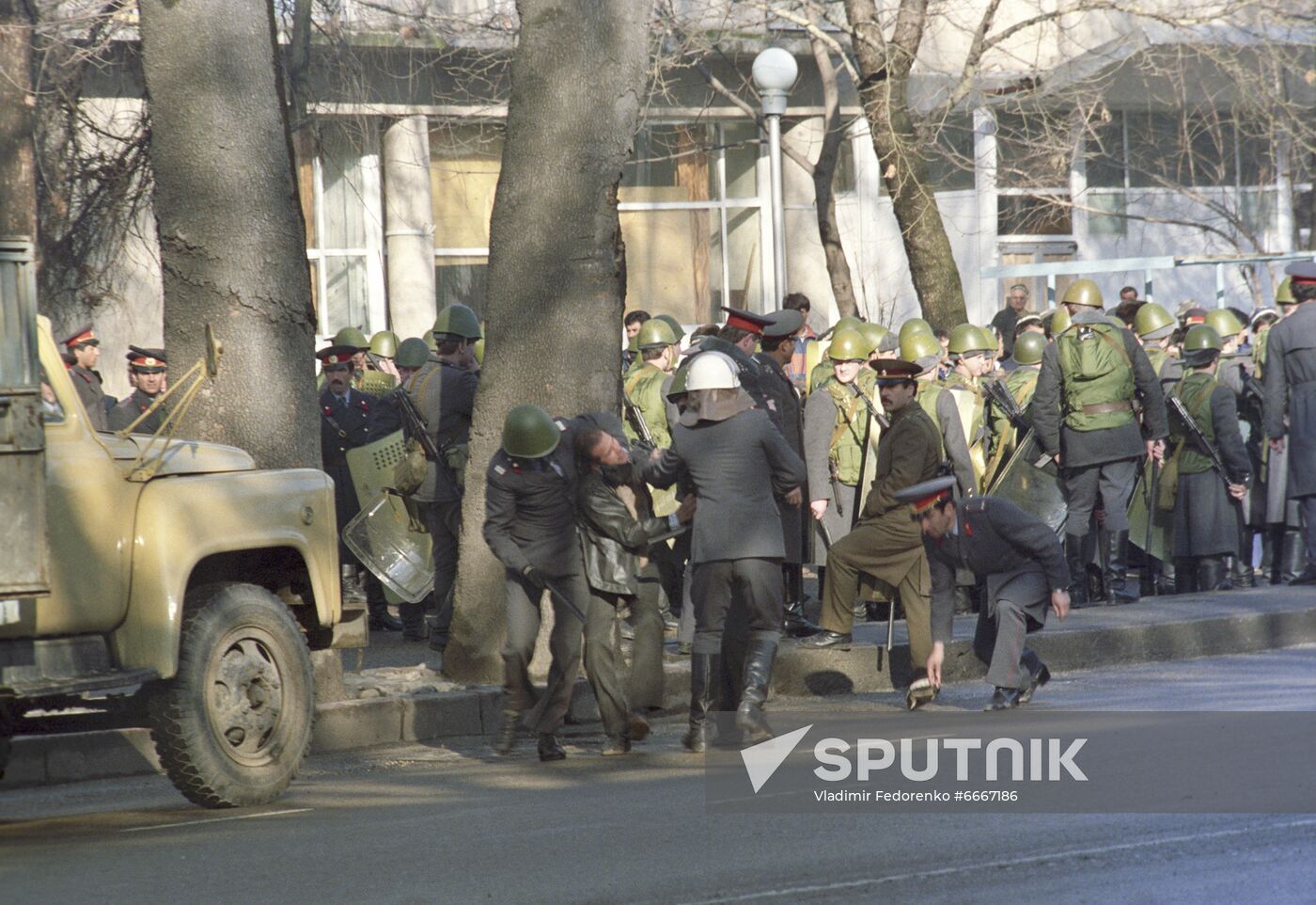 Conflict in Dushanbe, 1990