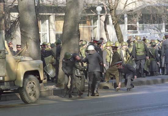 Conflict in Dushanbe, 1990