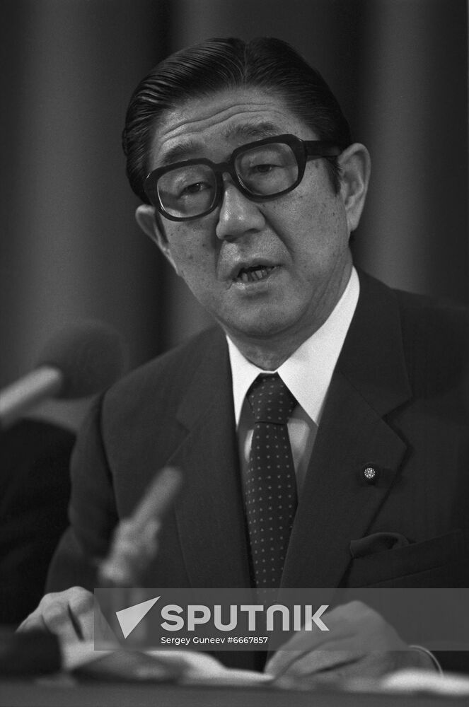 Japanese delegation visits Soviet Union