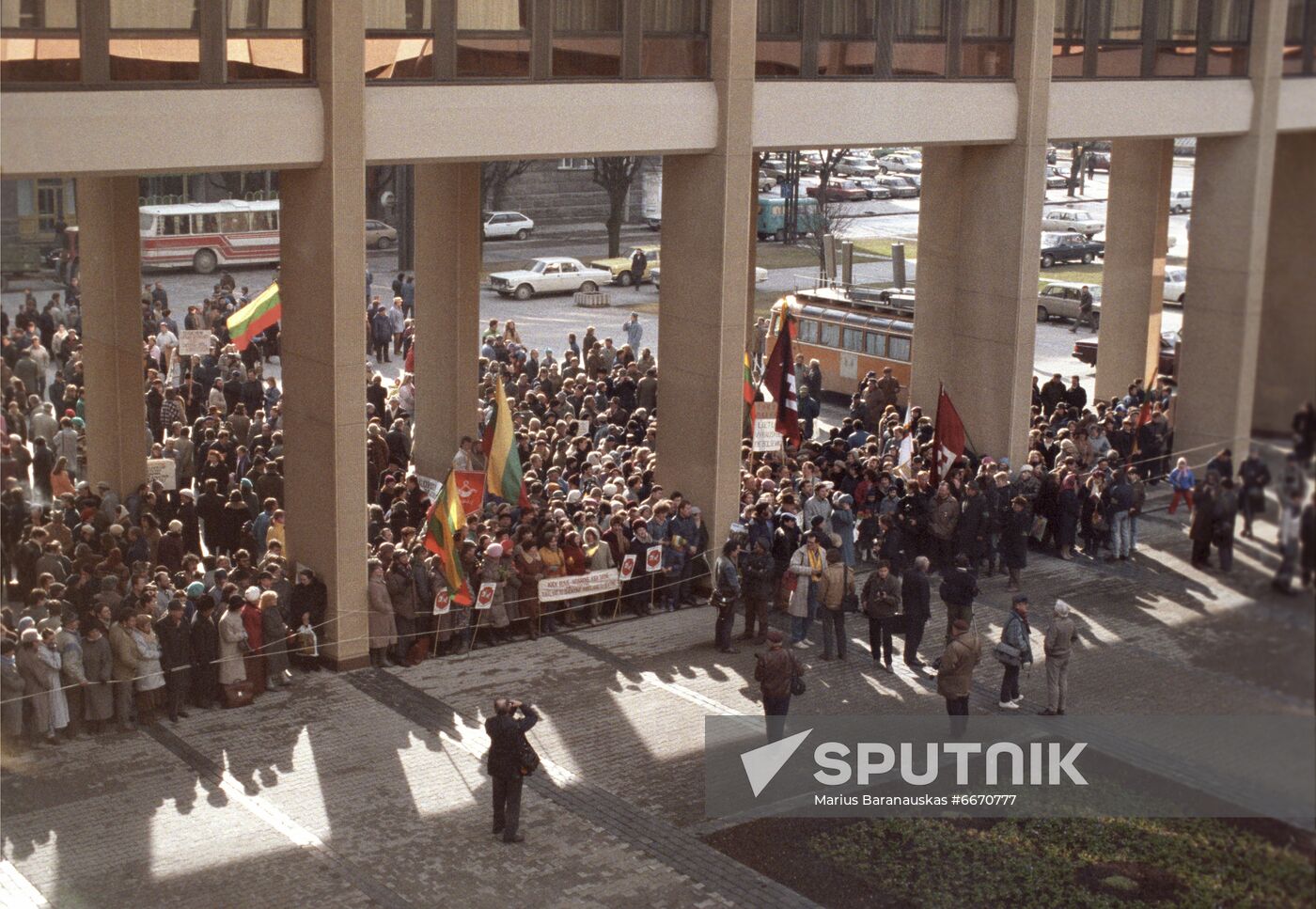 First session of Lithuanian Supreme Council