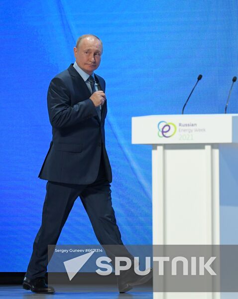 Russia Putin Russian Energy Week