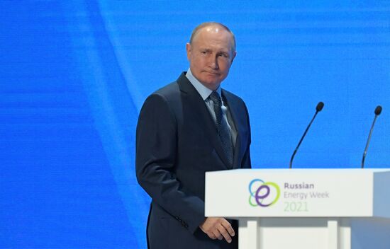 Russia Putin Russian Energy Week
