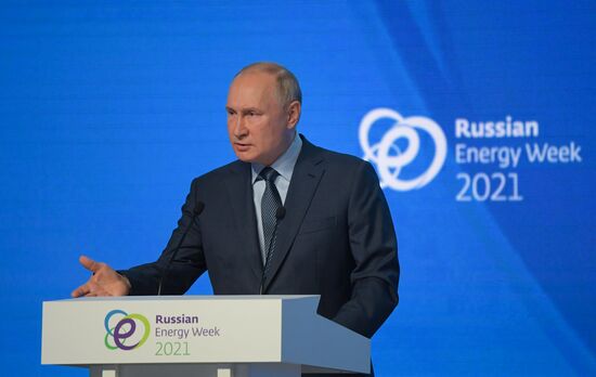 Russia Putin Russian Energy Week