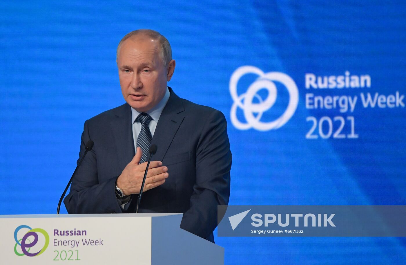 Russia Putin Russian Energy Week