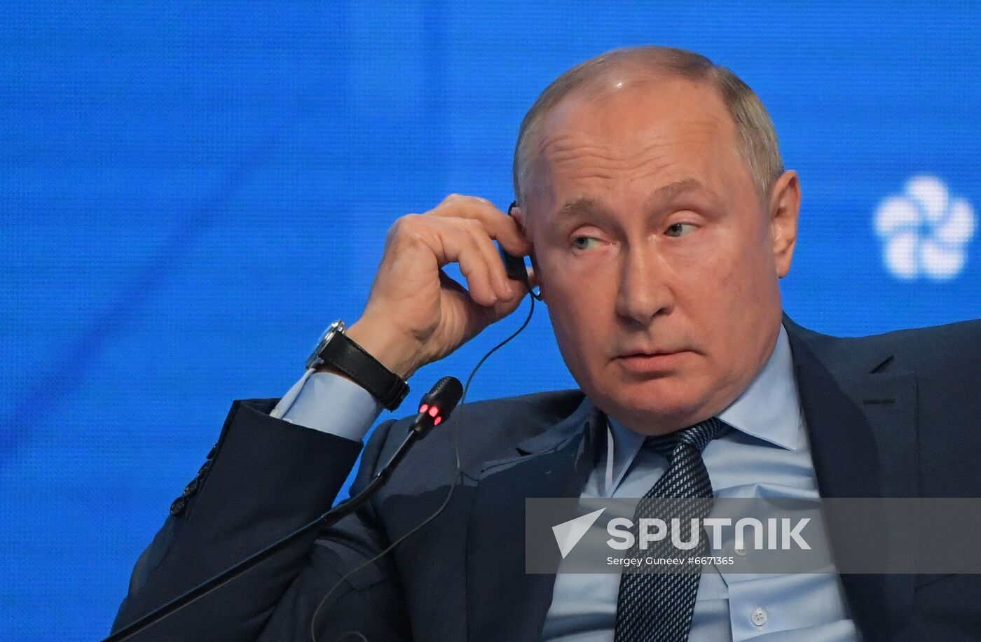 Russia Putin Russian Energy Week