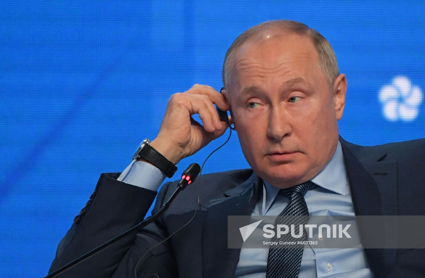 Russia Putin Russian Energy Week