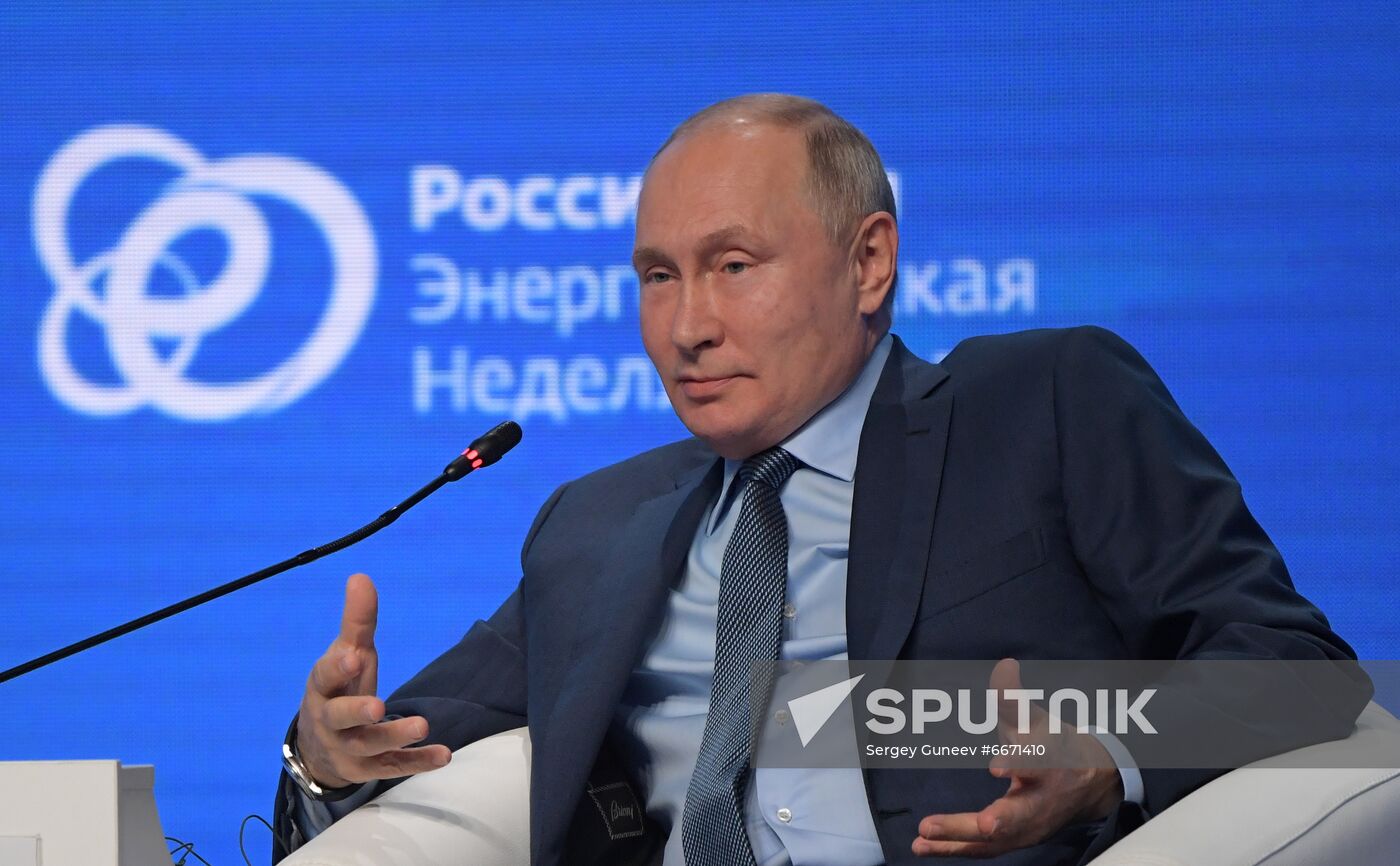 Russia Putin Russian Energy Week