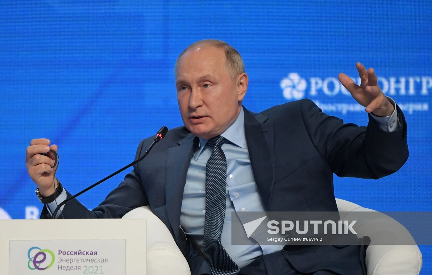 Russia Putin Russian Energy Week