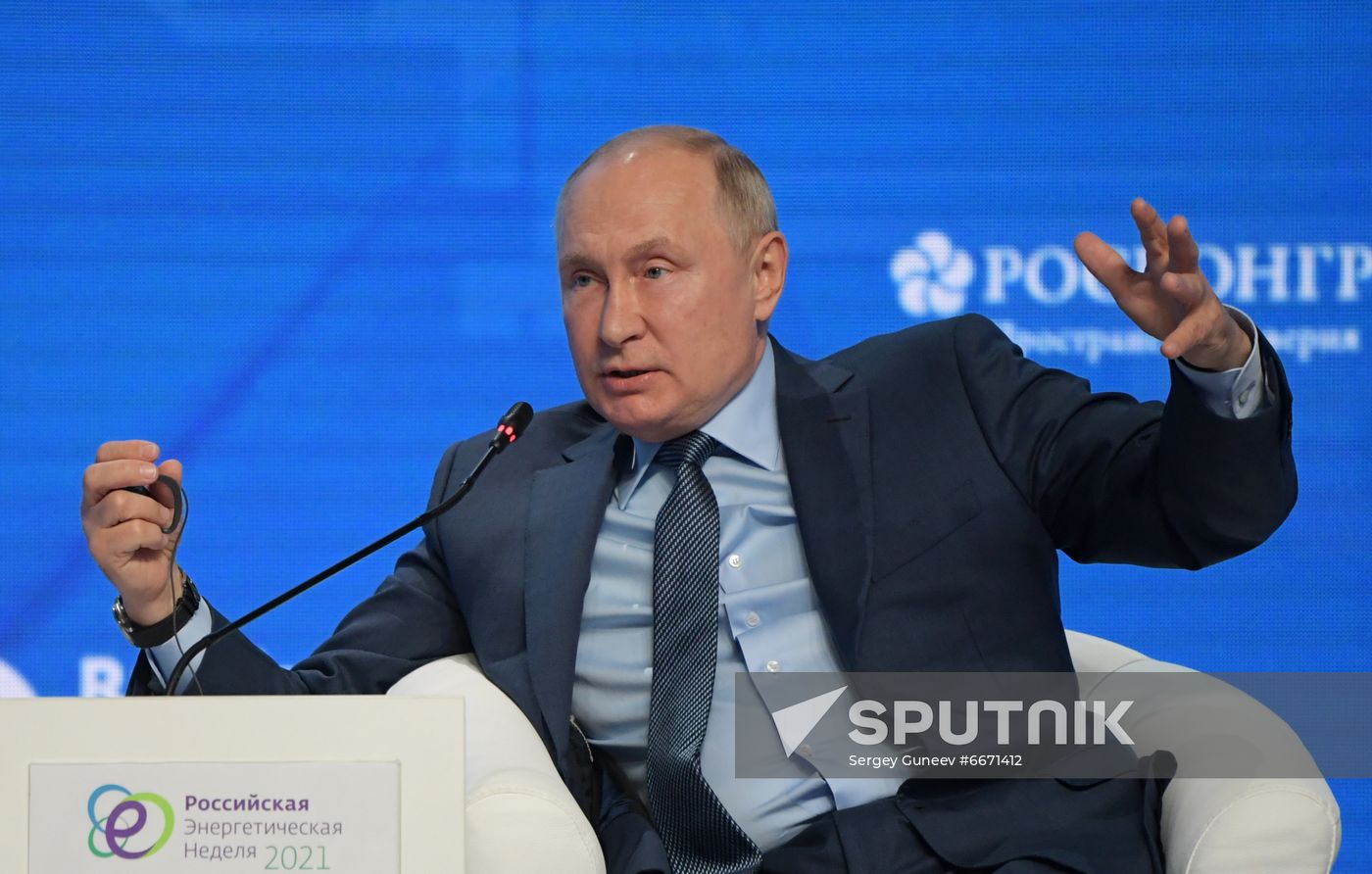 Russia Putin Russian Energy Week