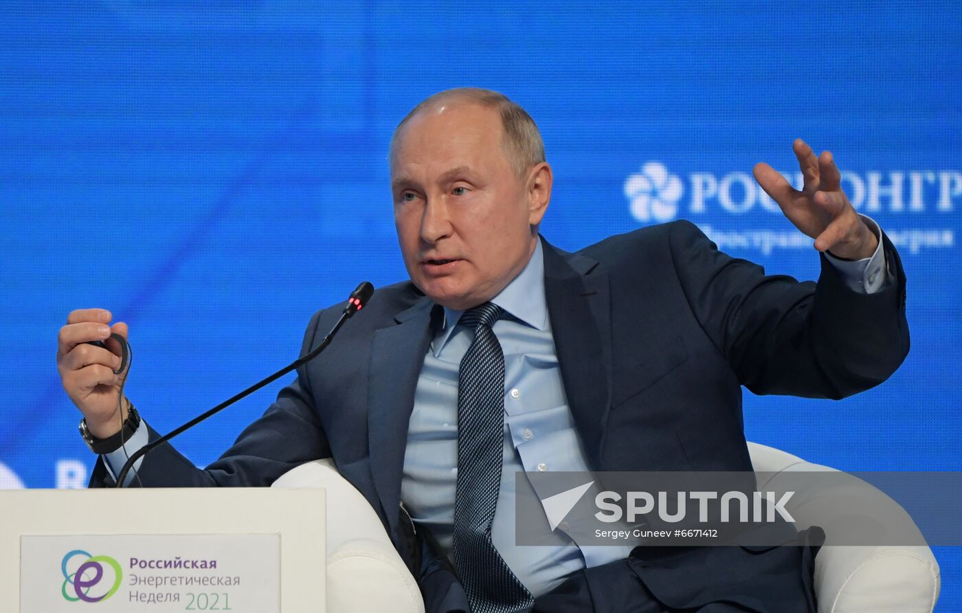 Russia Putin Russian Energy Week
