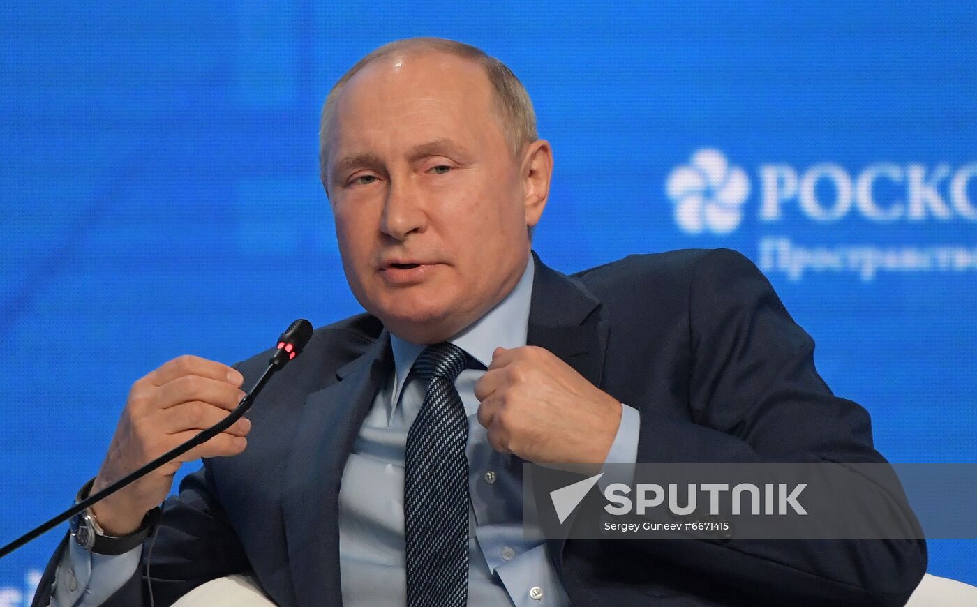 Russia Putin Russian Energy Week