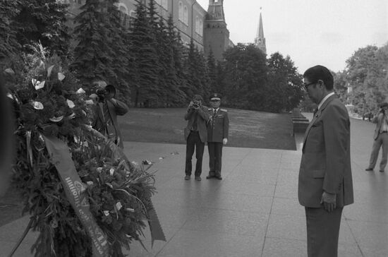 Japanese Foreign Minister Shintaro Abe visits USSR