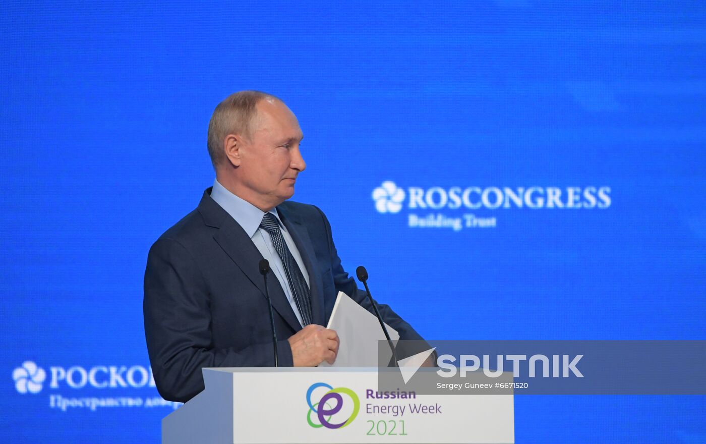 Russia Putin Russian Energy Week