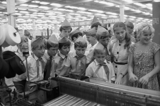 Perm schoolchildren on a river cruise