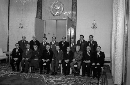 Award ceremony for prominent members of Soviet public