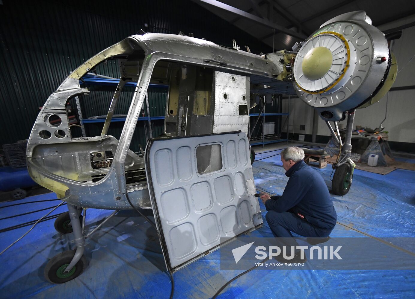 Avialift Vladivostok Co. restores aircraft