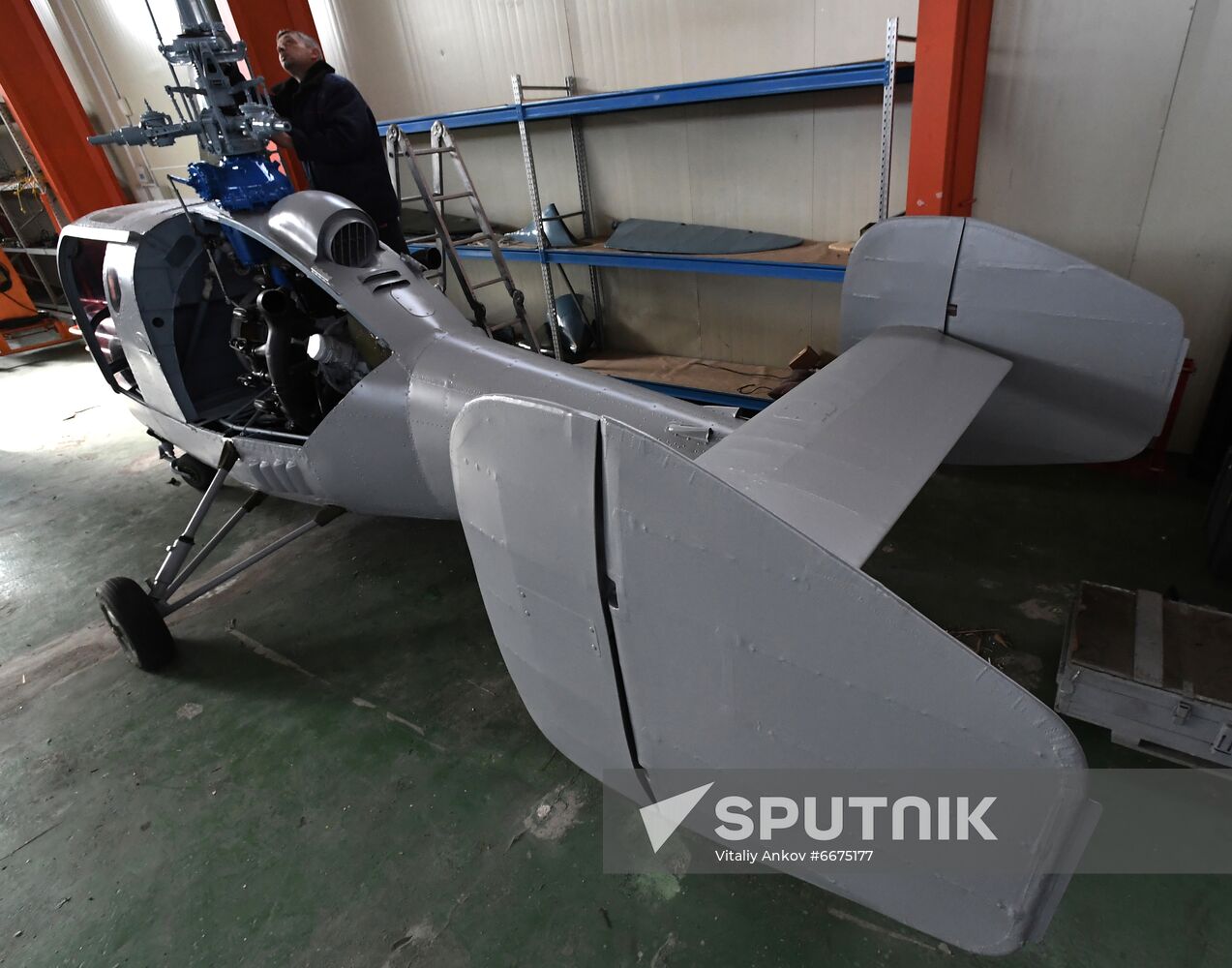 Avialift Vladivostok Co. restores aircraft
