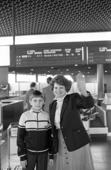 Resumption of regular air traffic between USSR and USA