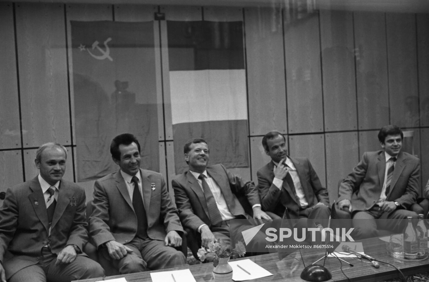 News conference with Soyuz T-6 crew