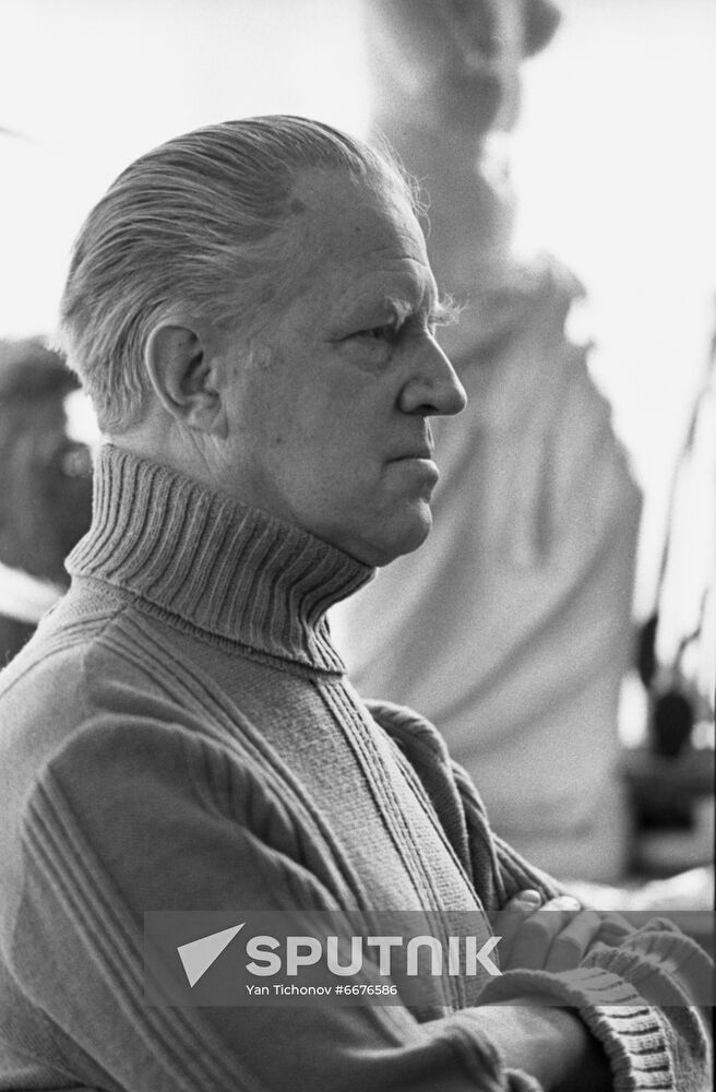 Latvian sculptor Lev Bukovsky