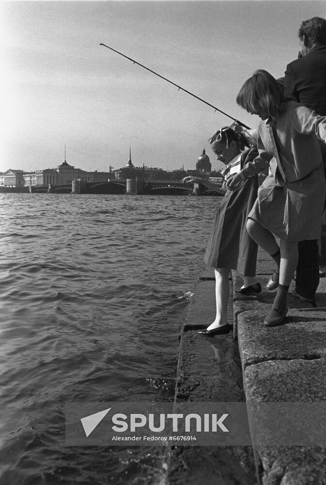 Katya Lychova and Star Row in Leningrad