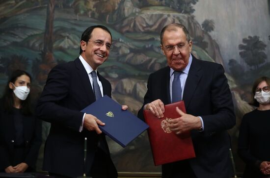 Russia Cyprus