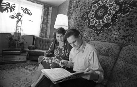 Lenpoligrafmash's milling machine operator Gennady Bogomolov