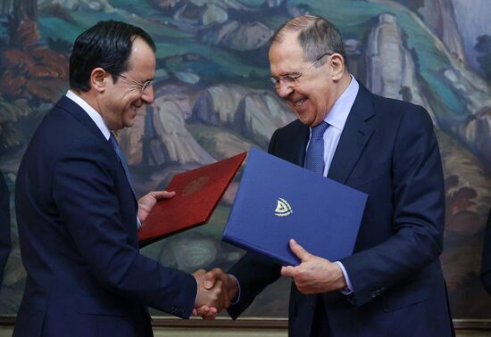 Russia Cyprus