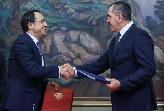 Russia Cyprus