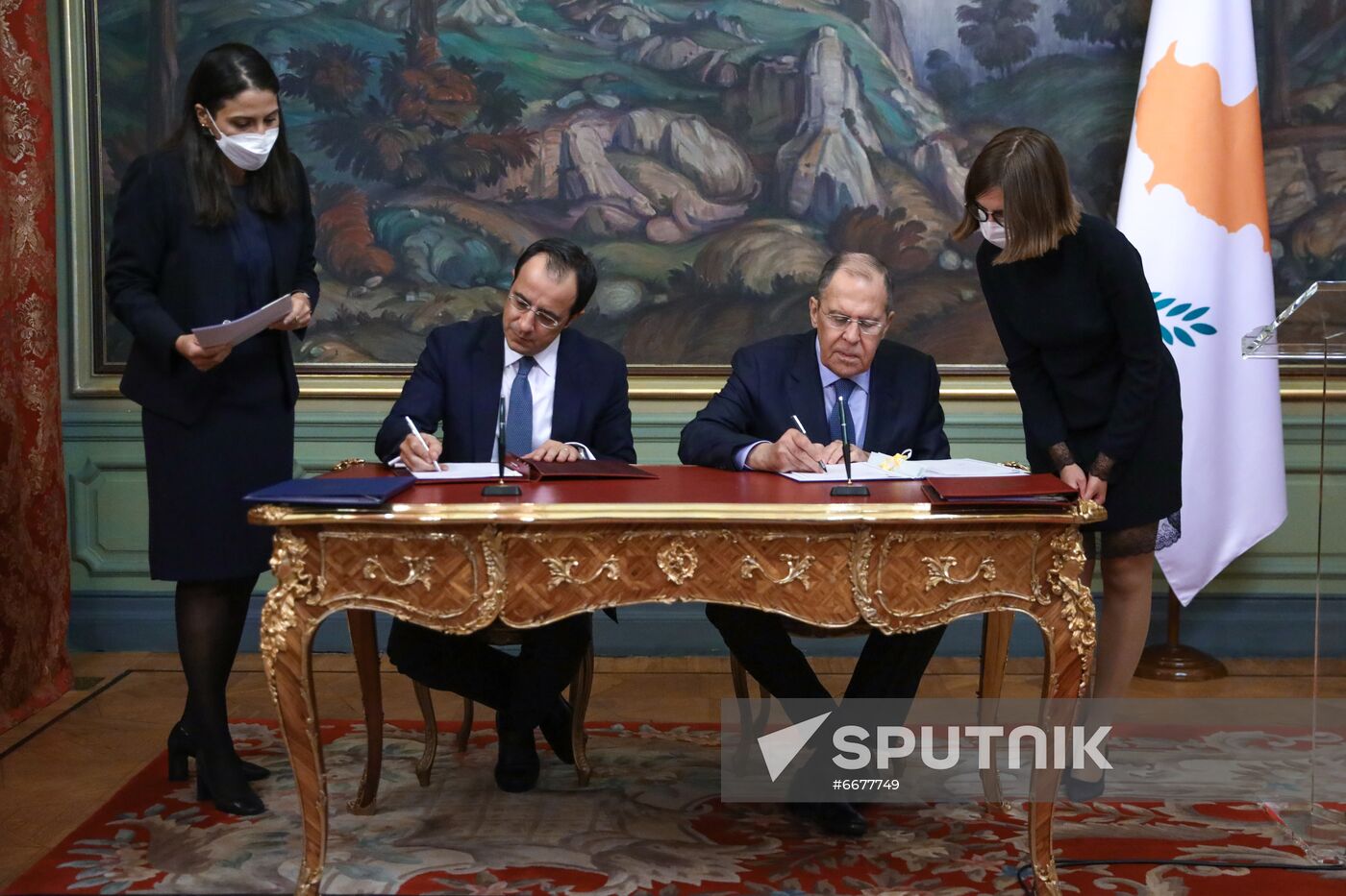 Russia Cyprus