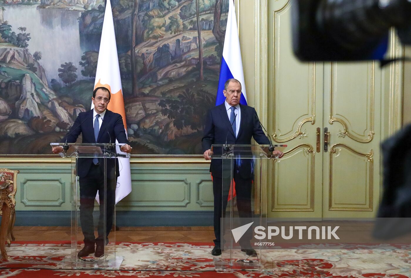 Russia Cyprus
