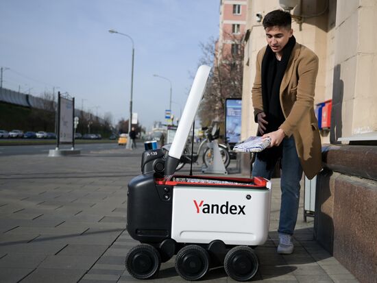 Russia Post Robot Delivery