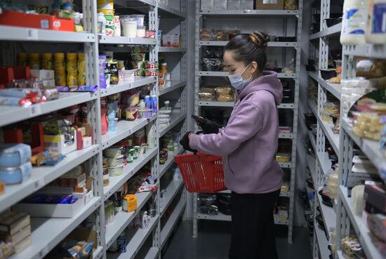 Britain Russia Coronavirus Food Delivery Services