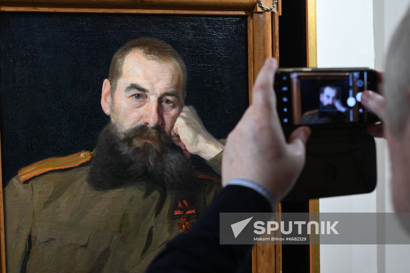 Russia Art Auction Sales Exhibition