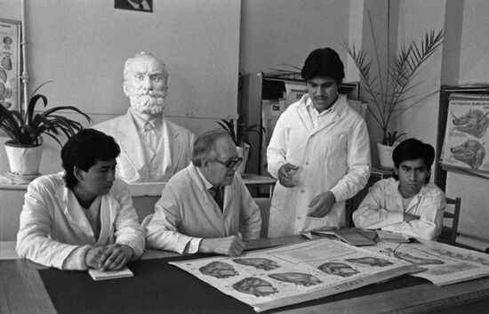 Peruvian students of Kharkov State Medical Institute