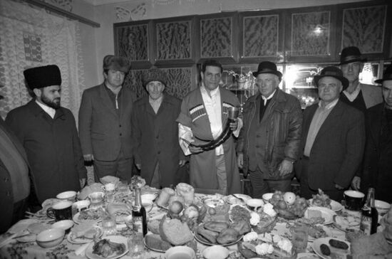 Egyptian diplomat meets his Circassian relatives