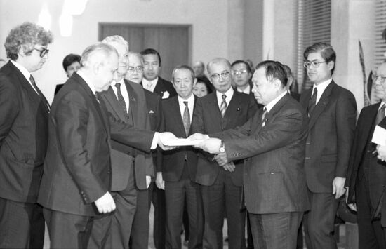 Japanese parliamentary delegation visits USSR