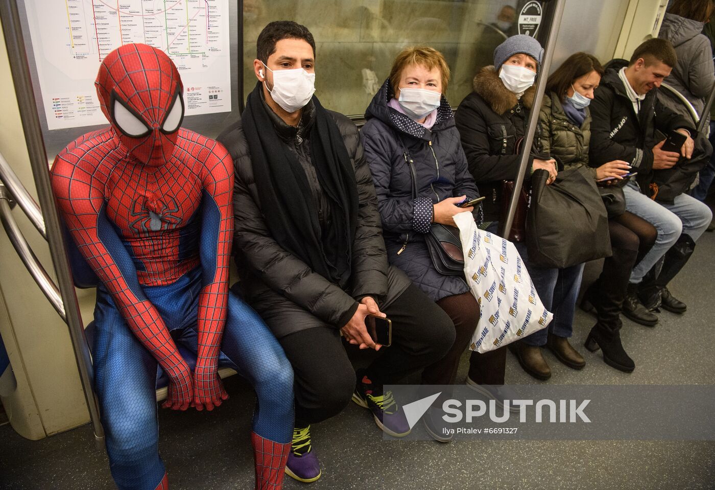 Russia Blogger Spider-Man